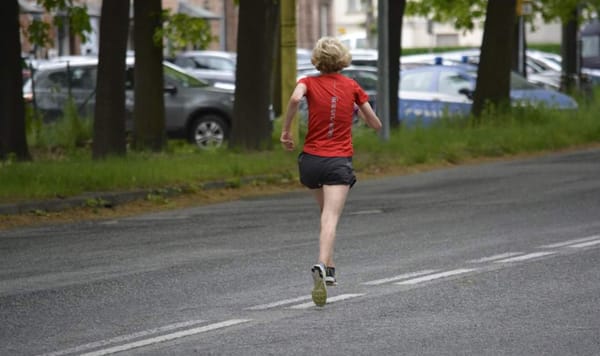 Battere le mani e perdere la voce